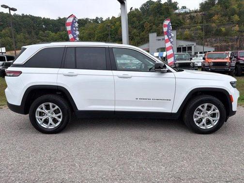 Bright White Clearcoat 2023 Jeep Grand Cherokee Limited