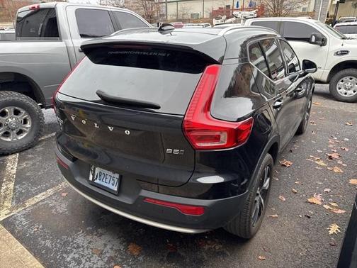 2024 Volvo XC40 B5 Core