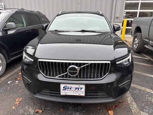 2024 Volvo XC40 B5 Core