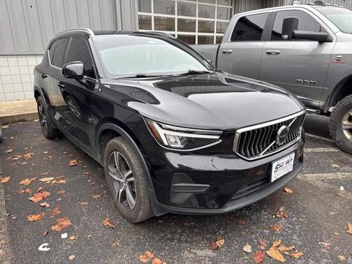 2024 Volvo XC40 B5 Core