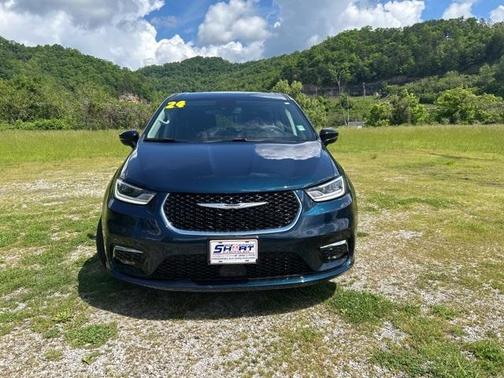 2024 Chrysler Pacifica Touring-L