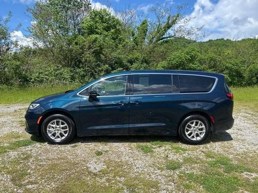 2024 Chrysler Pacifica Touring-L