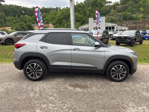 Sterling Gray Metallic 2025 Chevrolet Trailblazer LT
