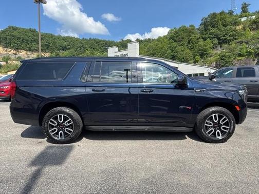 2024 GMC Yukon XL AT4