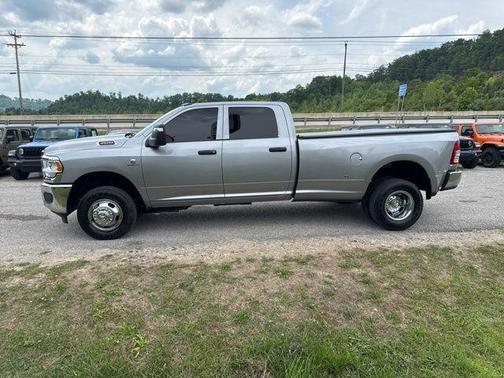 Billet Silver Metallic Clearcoat 2024 RAM 3500 Tradesman