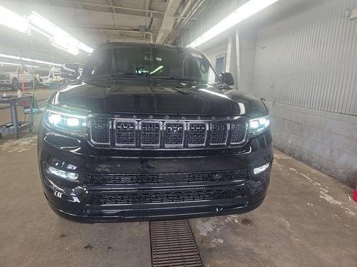 Diamond Black 2024 Jeep Grand Wagoneer Series II