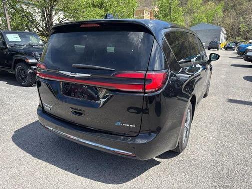 Diamond Black 2024 Chrysler Pacifica Hybrid Select