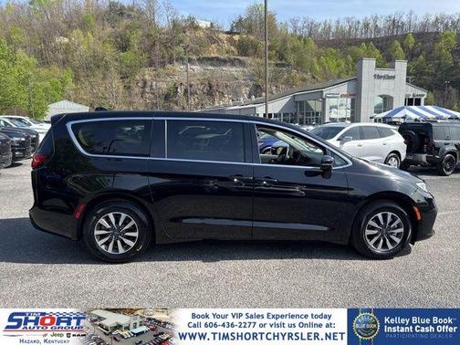 Diamond Black 2024 Chrysler Pacifica Hybrid Select