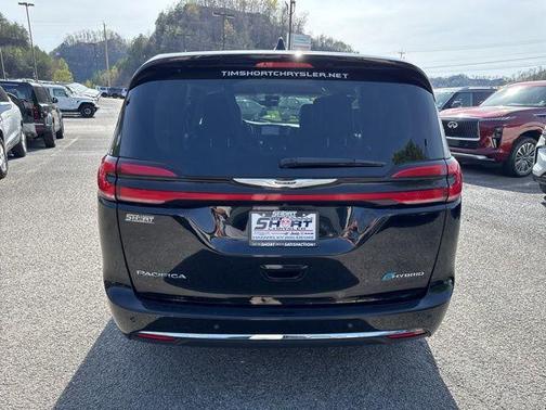 Diamond Black 2024 Chrysler Pacifica Hybrid Select