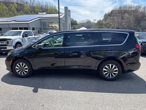 Diamond Black 2024 Chrysler Pacifica Hybrid Select