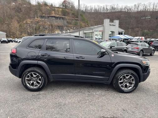 2022 Jeep Cherokee Trailhawk