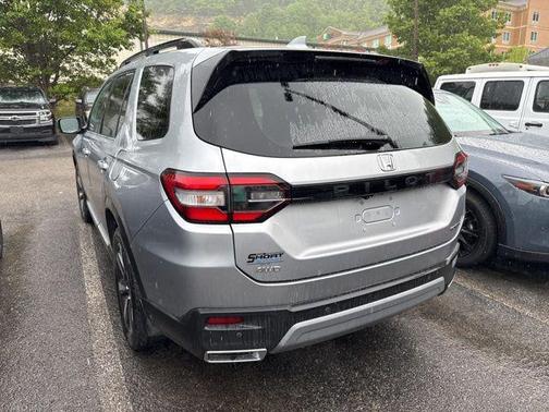 Silver 2023 Honda Pilot Touring