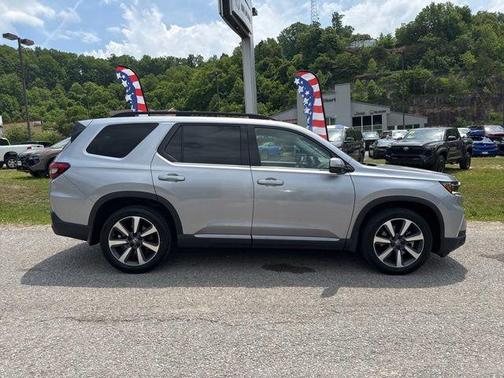 Silver 2023 Honda Pilot Touring