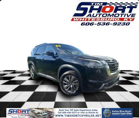 Super Black 2025 Nissan Pathfinder SV