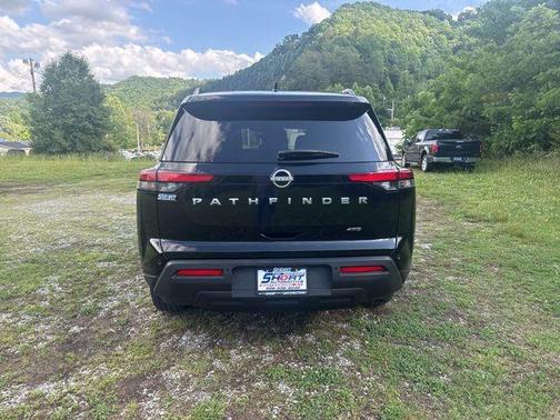 Super Black 2025 Nissan Pathfinder SV