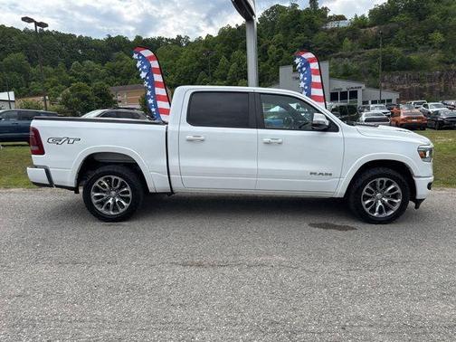 Bright White Clearcoat 2022 RAM 1500 Laramie