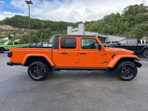 2025 Jeep Gladiator Sport