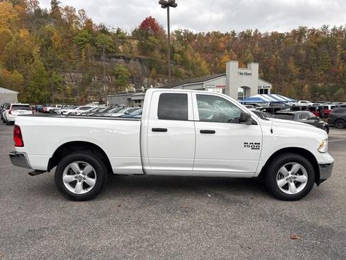 2024 RAM 1500 Classic SLT