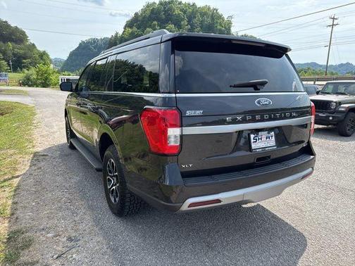 Gray Metallic 2024 Ford Expedition Max XLT