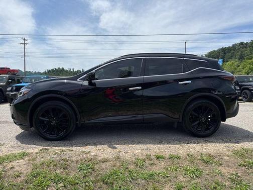 Black 2024 Nissan Murano SV