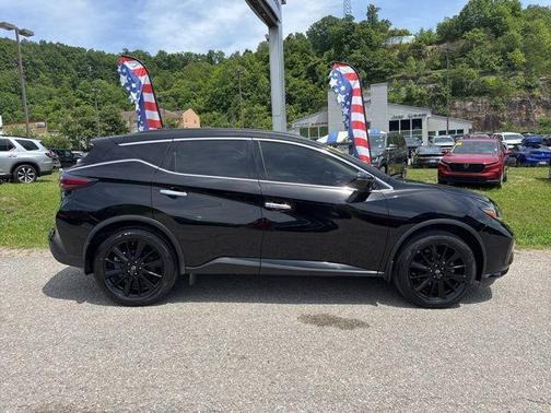 Black 2024 Nissan Murano SV