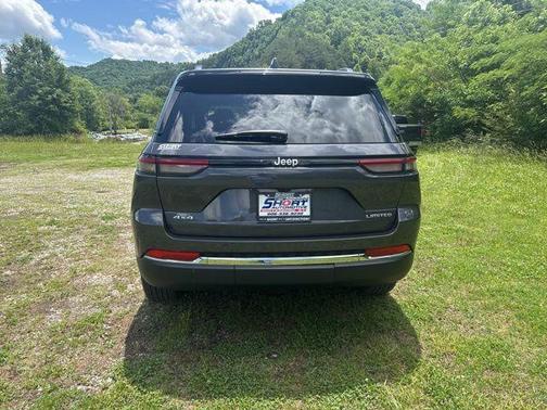 Metallic 2025 Jeep Grand Cherokee Limited
