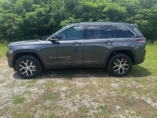 Metallic 2025 Jeep Grand Cherokee Limited