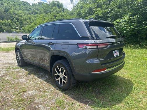Metallic 2025 Jeep Grand Cherokee Limited