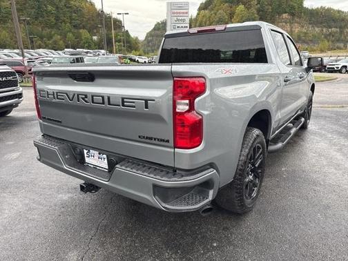 2025 Chevrolet Silverado 1500 Custom