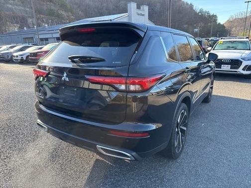 2022 Mitsubishi Outlander ES