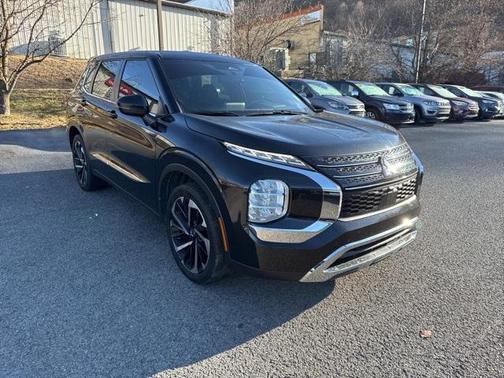 2022 Mitsubishi Outlander ES