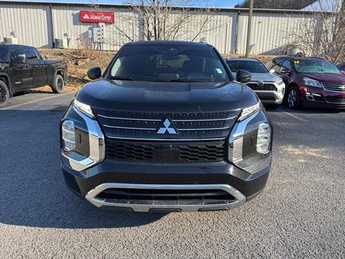 2022 Mitsubishi Outlander ES