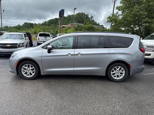 2021 Chrysler Voyager LXI