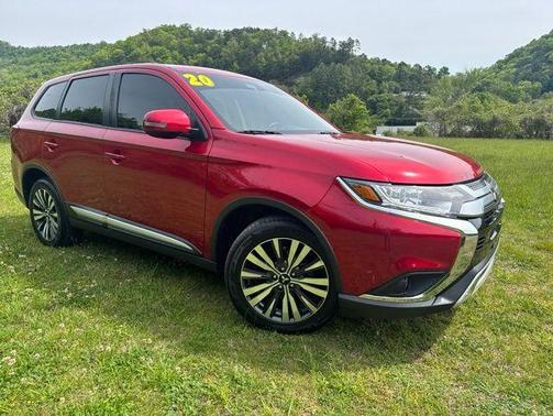 Red 2020 Mitsubishi Outlander