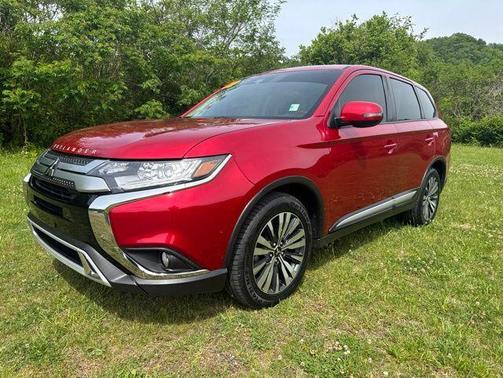Red 2020 Mitsubishi Outlander