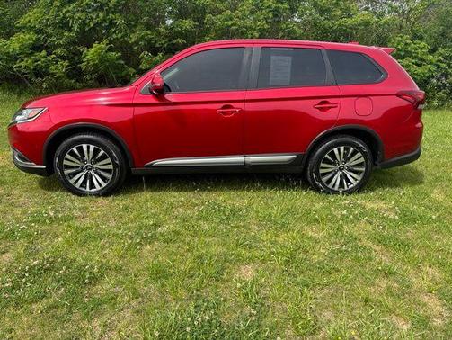 Red 2020 Mitsubishi Outlander