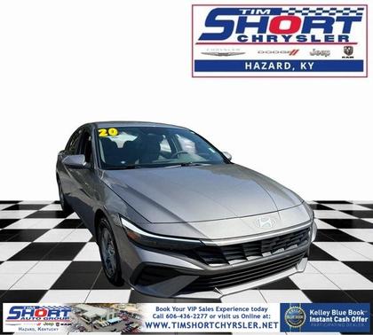 2025 Hyundai ELANTRA SE