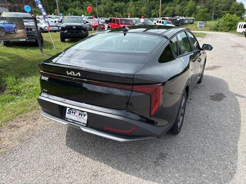 Aurora Black Pearl 2025 Kia K4