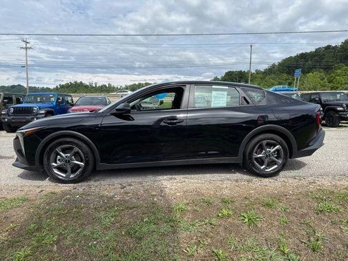 Aurora Black Pearl 2025 Kia K4