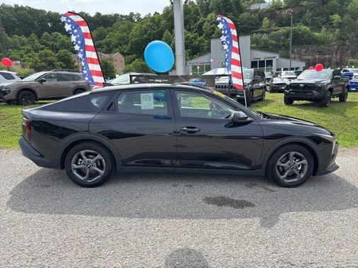 Aurora Black Pearl 2025 Kia K4