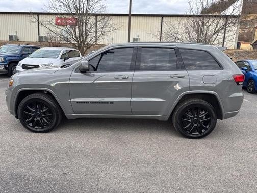 2022 Jeep Grand Cherokee WK Laredo