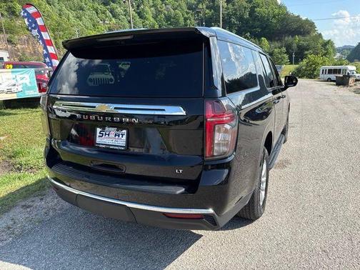 Black 2024 Chevrolet Suburban LT