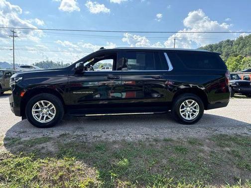 Black 2024 Chevrolet Suburban LT