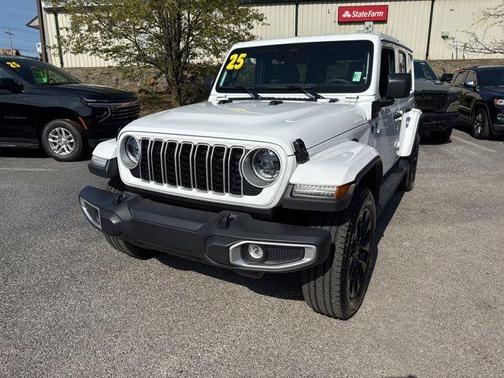 2025 Jeep Wrangler 4xe Sahara