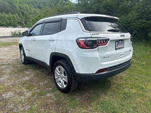 Bright White Clearcoat 2022 Jeep Compass Latitude