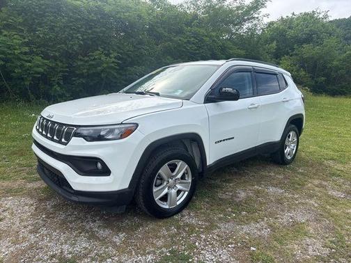 Bright White Clearcoat 2022 Jeep Compass Latitude