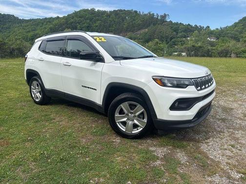 Bright White Clearcoat 2022 Jeep Compass Latitude