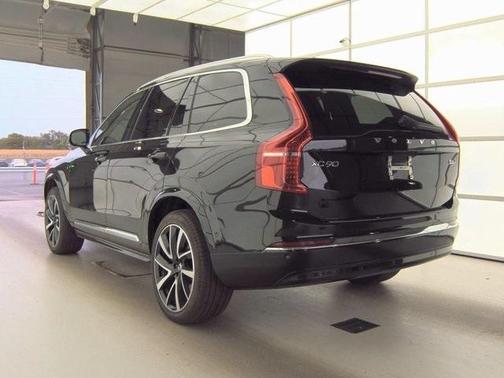 2024 Volvo XC90 B6 Plus Bright Theme 7-Seater