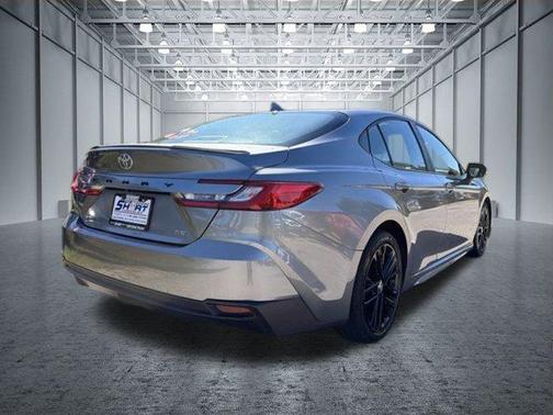 Metal 2025 Toyota Camry SE