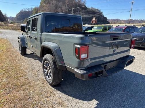 2025 Jeep Gladiator Sport